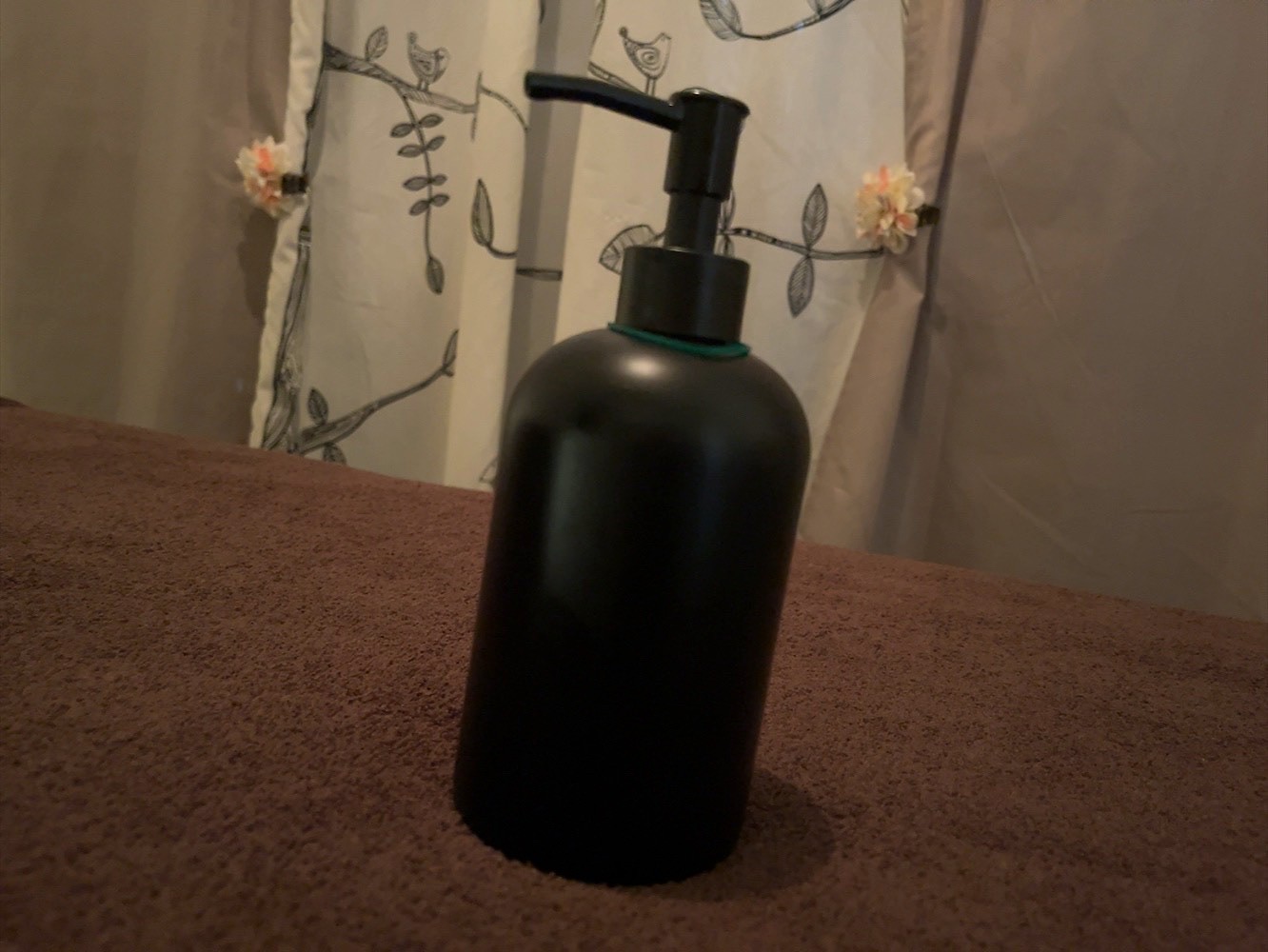 八尾　久宝寺　エステサロン　リラクゼーションサロン　個室　ウナ　una　うな　アロマオイル　天王寺　なんば　大阪　奈良