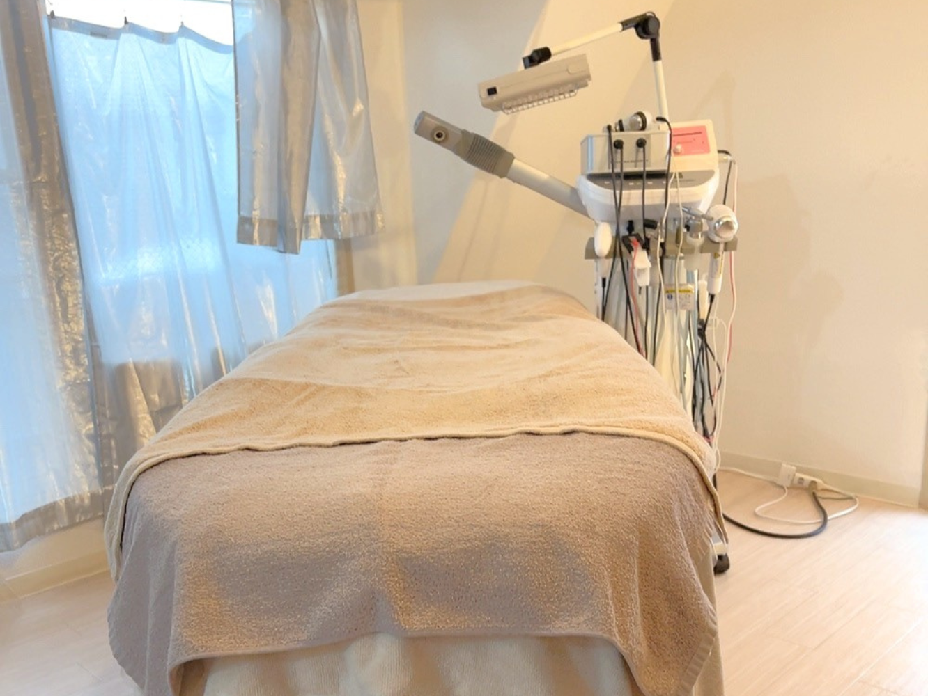 エステベッド エステ機器 タカラベルモント エトロワ 八尾 駅近 個室 エステ 女性専用 トリートメントルーム unaウナ☆エステ&アロマリラクゼーションサロン